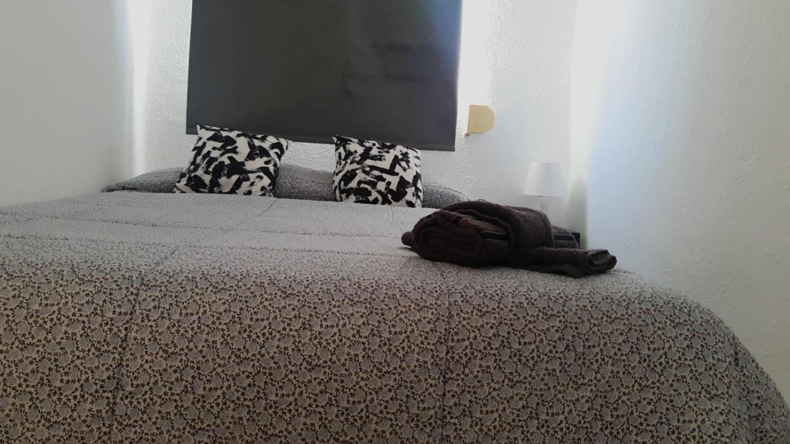 Habitacion Matrimonio Tranquila En Vivienda Compartida Valencia Bagian luar foto